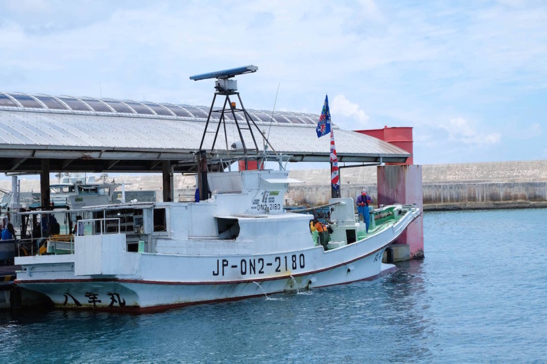 海の男とカツオが新鮮！ 伊良部島 佐良浜漁港で過ごすひととき｜沖縄離島専門の観光情報サイト【沖縄しまさんぽ】