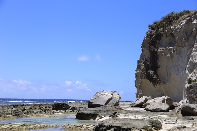 粟国島の 塩 のルーツを求めて 沖縄海塩研究所 に潜入 沖縄離島専門の観光情報サイト リトハク
