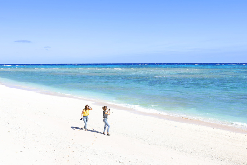 喧噪から離れて日常を忘れる 離島女子旅 を公開しました 沖縄離島専門の観光情報サイト リトハク 喧噪から離れて日常を忘れる 離島女子旅 を公開しました 沖縄離島専門の観光情報サイト リトハク