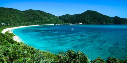 ミシュラン グリーンガイド ジャポン二つ星を獲得した座間味島で ノルディックウォーキングに初挑戦 沖縄離島専門の観光情報サイト リトハク