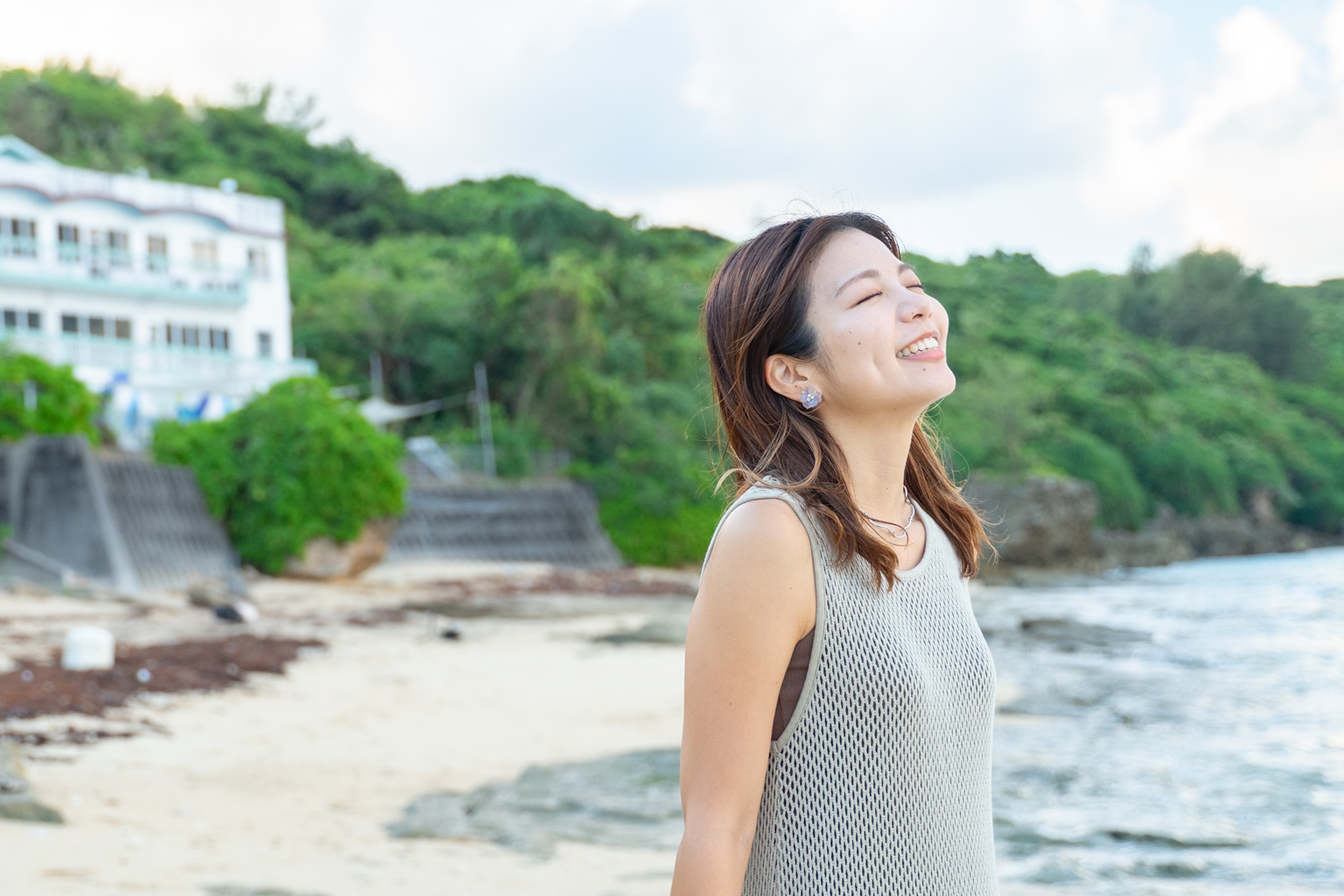 朝も昼も夜も、しまさんぽ。沖縄の離島で出会うとっておきの時間